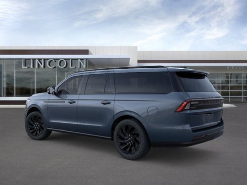 New 2026 Lincoln Navigator L Reserve AWD/4WD image 4