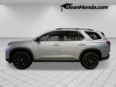 New 2026 Honda Pilot Black Edition image 2