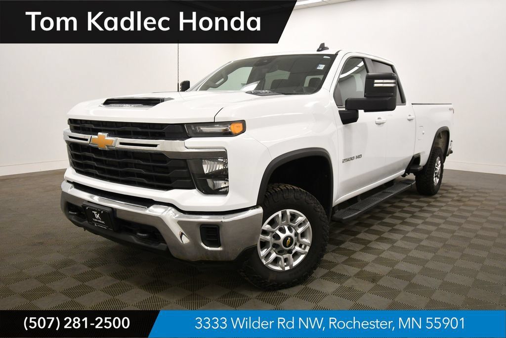 Used 2024 Chevrolet Silverado 2500 LT AWD/4WD image 1