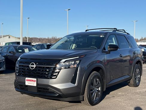 New 2026 Nissan Pathfinder SV image 2
