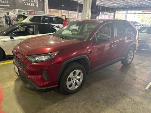 Used 2022 Toyota RAV4 LE AWD/4WD image 1