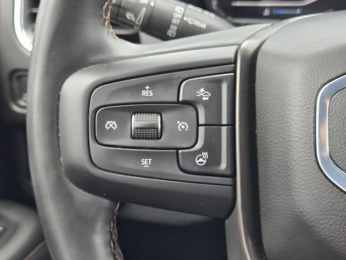 Used 2024 GMC Yukon AT4 w/ Technology Package AWD/4WD image 26
