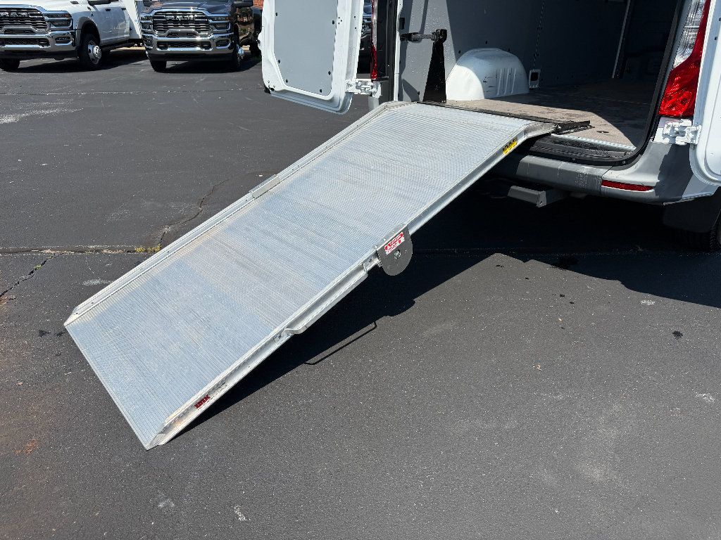 Used 2024 Mercedes-Benz Sprinter 2500 image 22