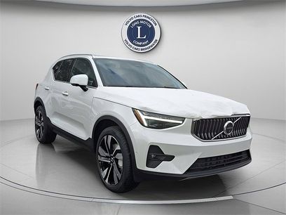 New 2025 Volvo XC40 B5 Plus w/ Protection Package Premier