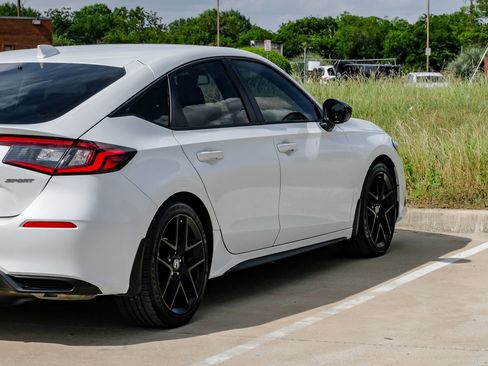 Used 2024 Honda Civic Sport image 11
