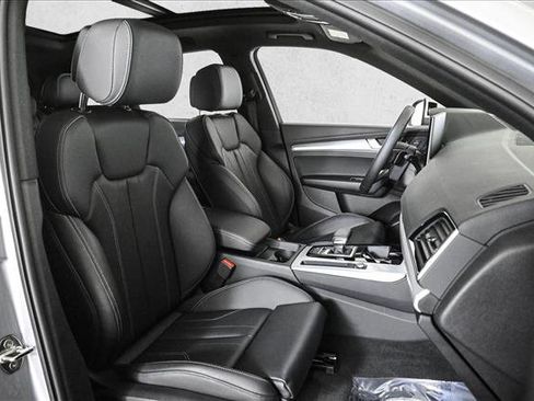 Certified 2025 Audi Q5 2.0T Premium w/ Convenience Plus Package image 22