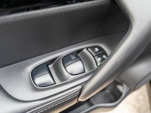 Used 2022 Nissan Rogue Sport SV w/ Technology Package image 19