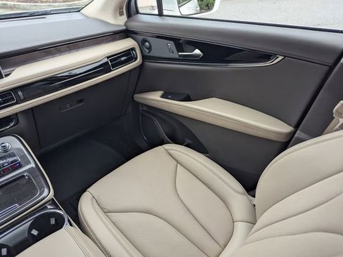 Used 2022 Lincoln Nautilus Reserve w/ Equipment Group 201A image 16