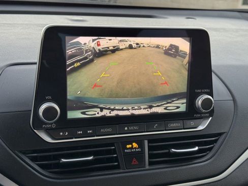 Used 2025 Nissan Altima 2.5 S image 14