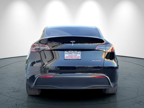 Used 2023 Tesla Model Y Performance image 5