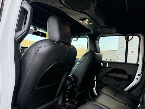 Used 2023 Jeep Gladiator Overland image 21