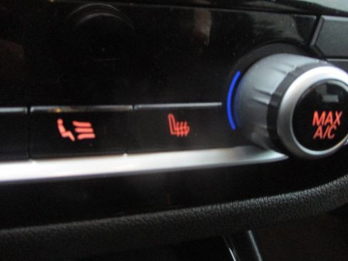 Used 2019 BMW X3 xDrive30i w/ Convenience Package image 12