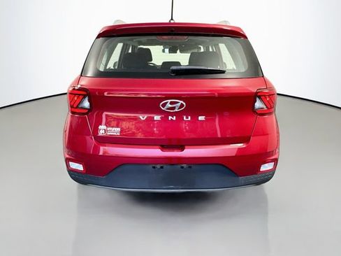 Used 2023 Hyundai Venue SEL FWD image 5