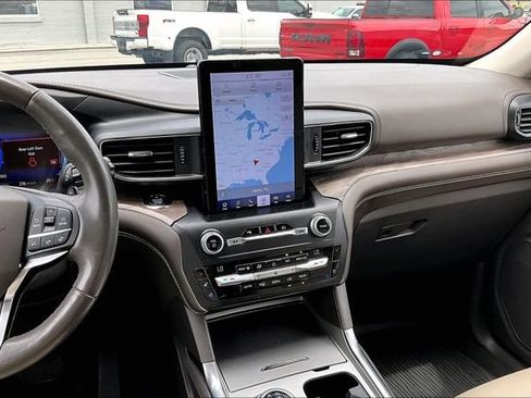 Used 2020 Ford Explorer Platinum w/ Premium Technology Package AWD/4WD image 6