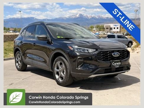 Used 2025 Ford Escape ST-Line AWD/4WD image 1
