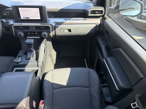 Used 2026 Toyota Tacoma SR5 image 18