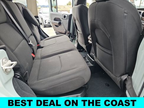 Used 2023 Jeep Wrangler Unlimited w/ Cold Weather Group image 11