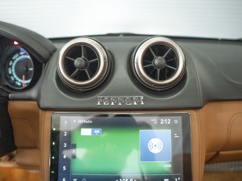 Used 2010 Ferrari California image 49