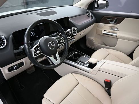 Used 2022 Mercedes-Benz GLA 250 4MATIC image 4