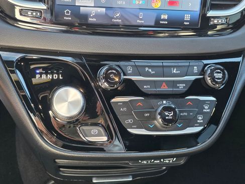 Used 2025 Chrysler Pacifica Select FWD image 22