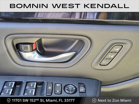 Used 2025 Honda Pilot EX-L image 29