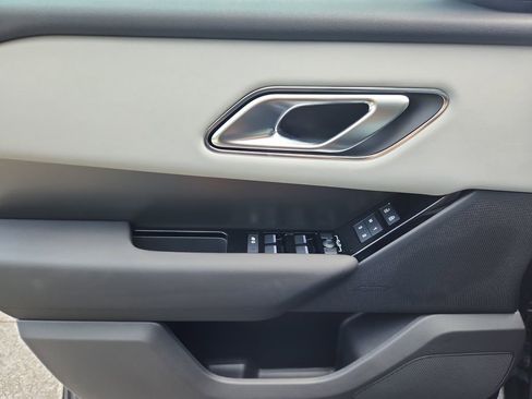 Used 2026 Land Rover Range Rover Velar S image 24