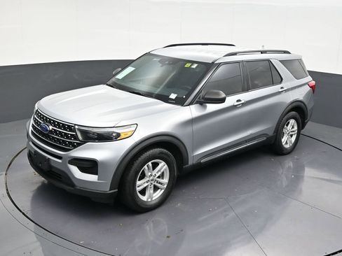 Used 2020 Ford Explorer XLT image 17
