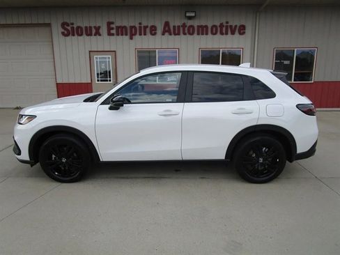 Used 2026 Honda HR-V Sport image 2