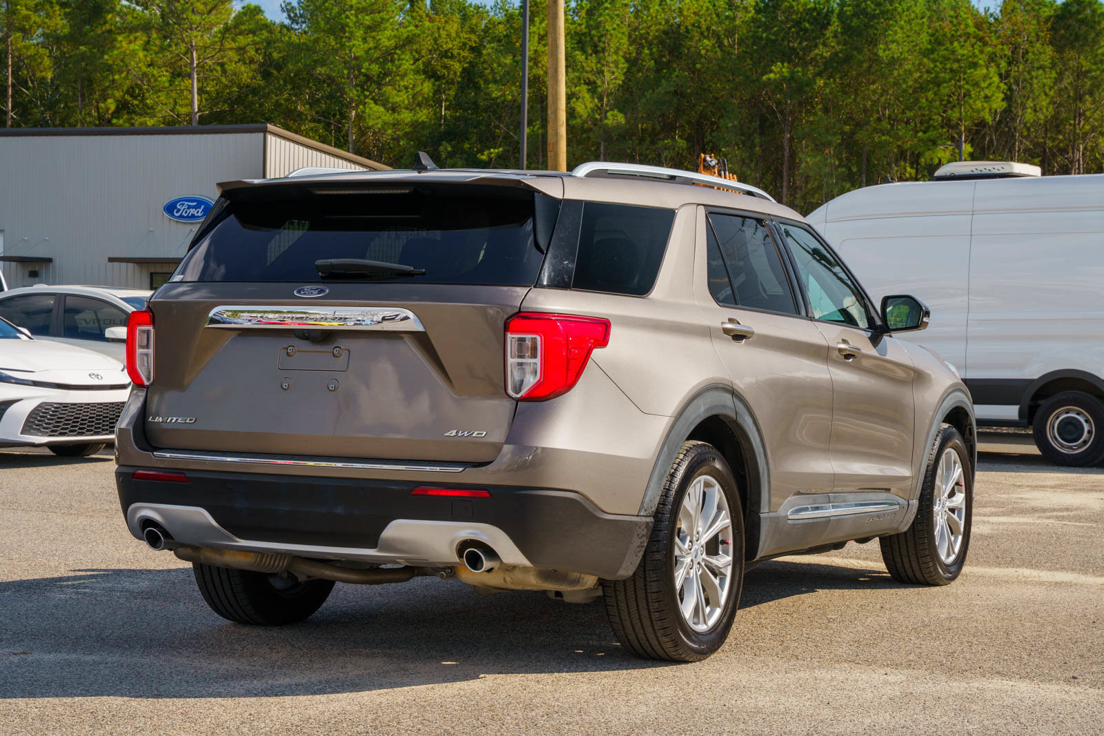 Certified 2021 Ford Explorer Limited AWD/4WD image 7