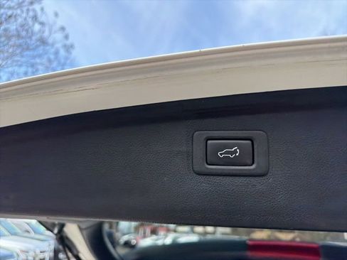 Used 2016 Subaru Outback 2.5i Limited AWD/4WD image 13