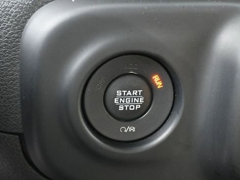 Used 2019 Jeep Wrangler Sport AWD/4WD image 18