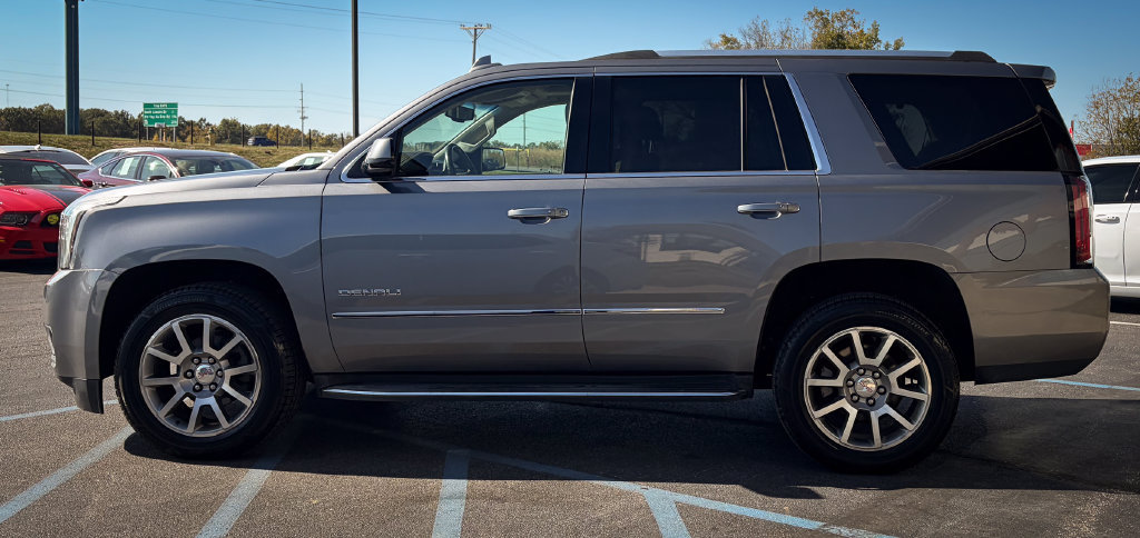 Used 2019 GMC Yukon Denali w/ Open Road Package AWD/4WD image 18