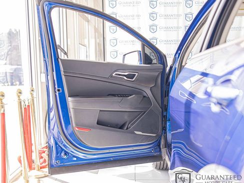 Used 2023 Kia Sportage EX image 29