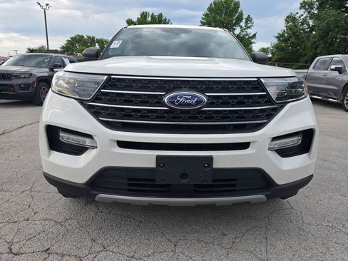 Used 2022 Ford Explorer XLT w/ Equipment Group 202A AWD/4WD image 2