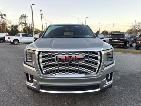 Used 2023 GMC Yukon XL Denali image 6