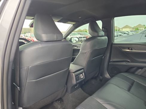 Used 2025 Toyota Camry XSE FWD image 16