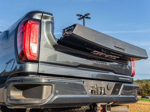 Used 2022 GMC Sierra 2500 Denali image 16