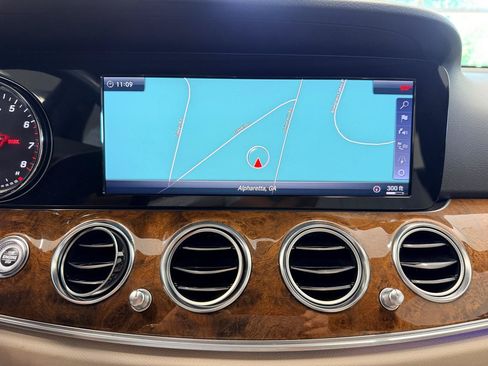 Used 2018 Mercedes-Benz E 300 image 34