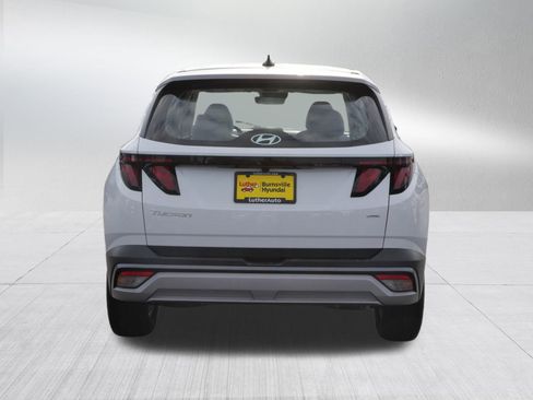 Certified 2025 Hyundai Tucson SE image 6