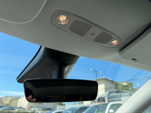 Used 2021 Tesla Model Y Long Range image 19