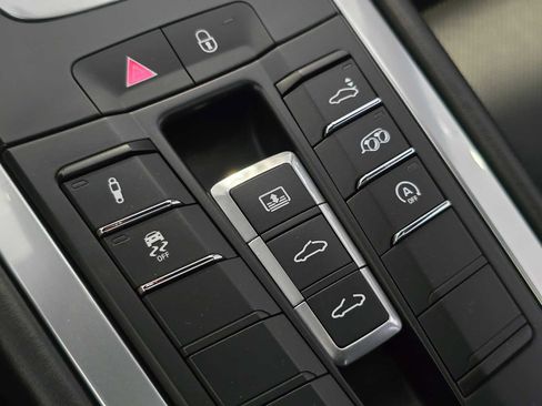 Used 2017 Porsche 911 Carrera 4S image 29