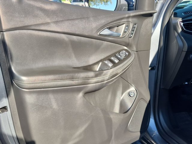 Used 2022 Buick Encore GX Essence w/ Advanced Technology Package FWD image 5