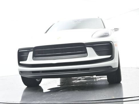 Certified 2022 Porsche Macan AWD/4WD image 55