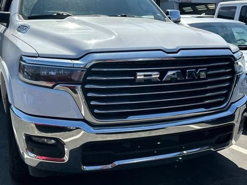 Used 2025 RAM 1500 Laramie AWD/4WD image 3