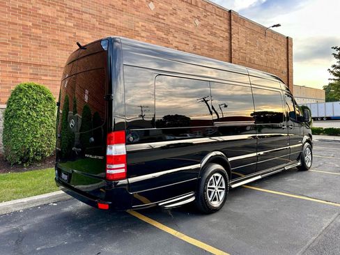 Used 2015 Mercedes-Benz Sprinter 2500 w/ Active Safety Plus Package image 20