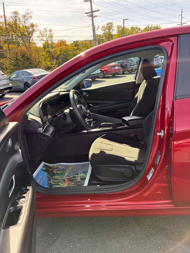Used 2024 Hyundai Elantra SEL FWD image 25
