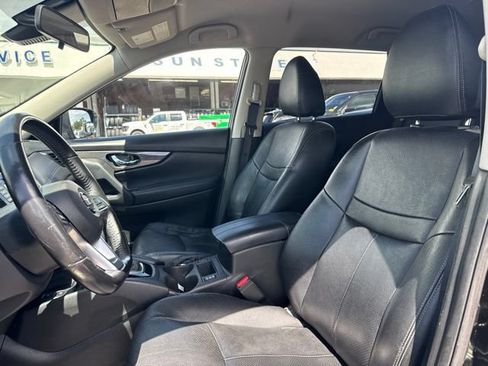 Used 2019 Nissan Rogue SV w/ Premium Package FWD image 8