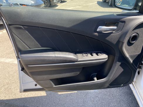 Used 2022 Dodge Charger SXT RWD image 12