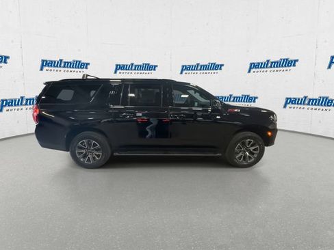 Used 2023 Chevrolet Suburban Z71 w/ Z71 Off-Road Package AWD/4WD image 13