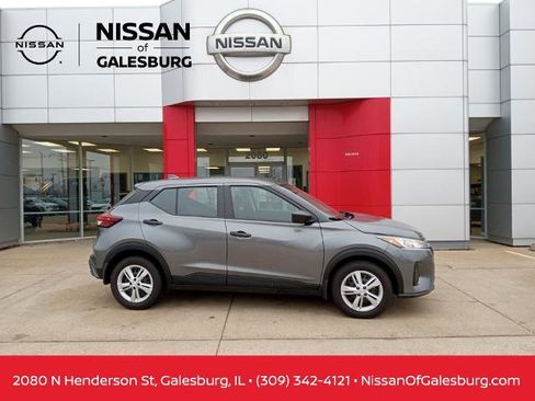 Certified 2025 Nissan Kicks Play S image 1